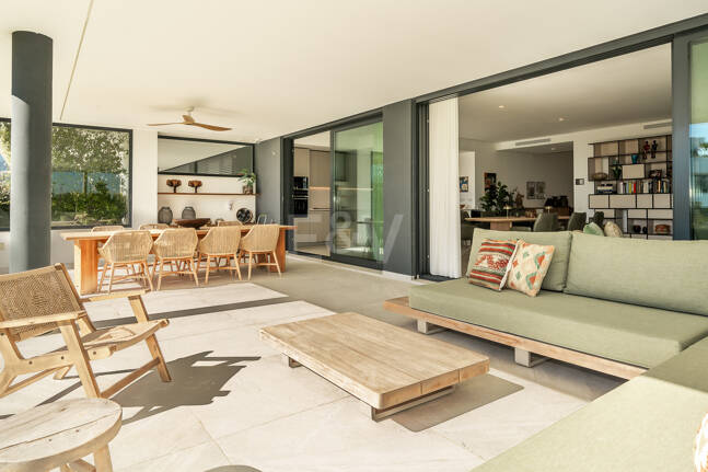 Elegancki apartament z ogrodem i prywatnym basenem w ekskluzywnym kompleksie wypoczynkowym