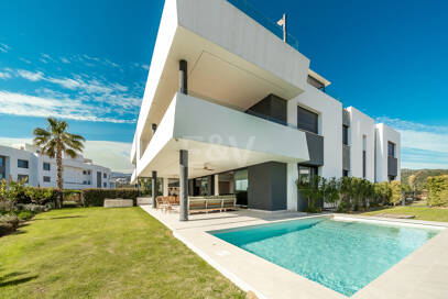 Elegancki apartament z ogrodem i prywatnym basenem w ekskluzywnym kompleksie wypoczynkowym