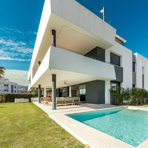 Elegancki apartament z ogrodem i prywatnym basenem w ekskluzywnym kompleksie wypoczynkowym