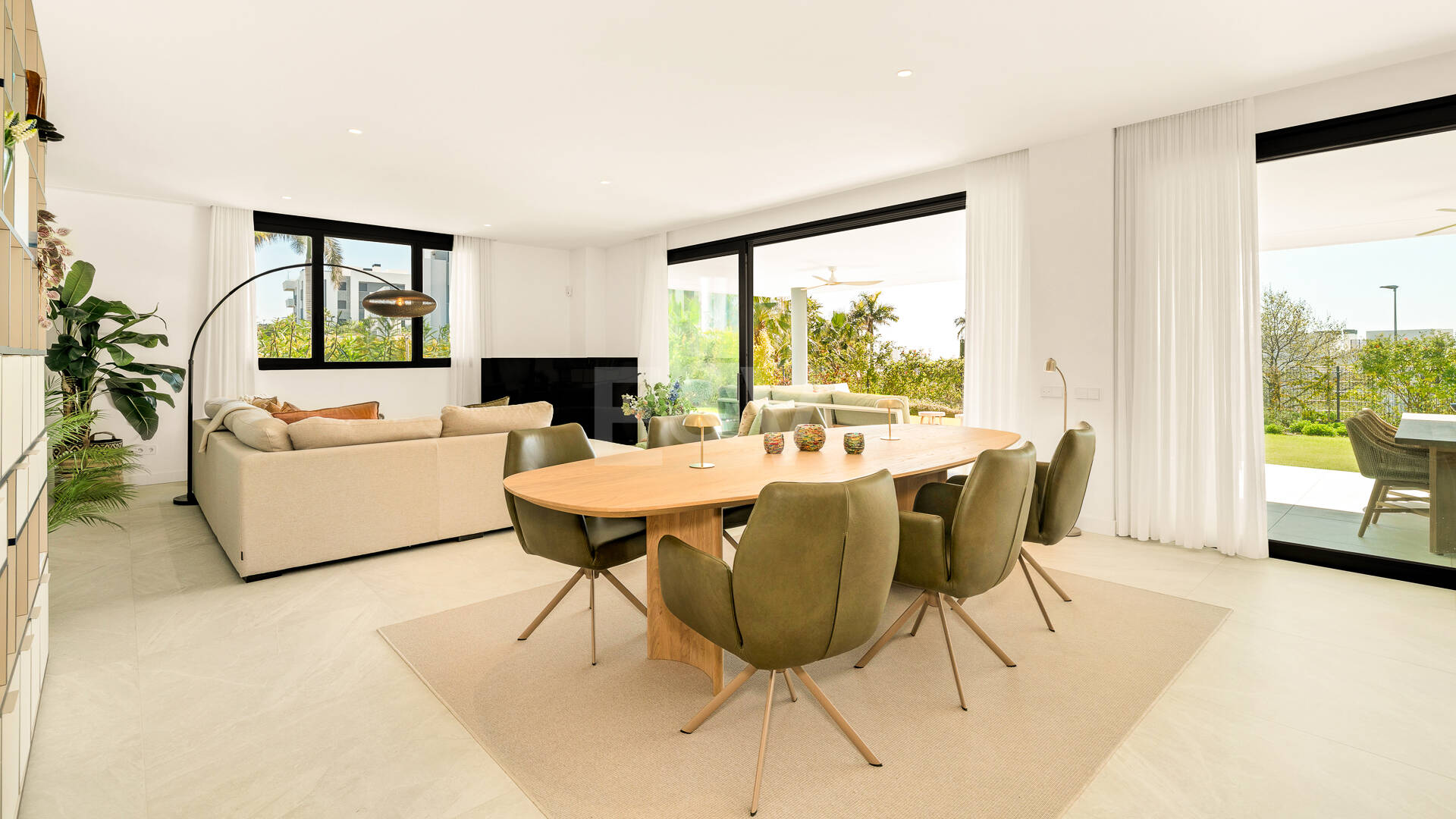 Elegancki apartament z ogrodem i prywatnym basenem w ekskluzywnym kompleksie wypoczynkowym