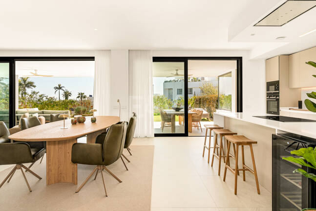 Elegancki apartament z ogrodem i prywatnym basenem w ekskluzywnym kompleksie wypoczynkowym