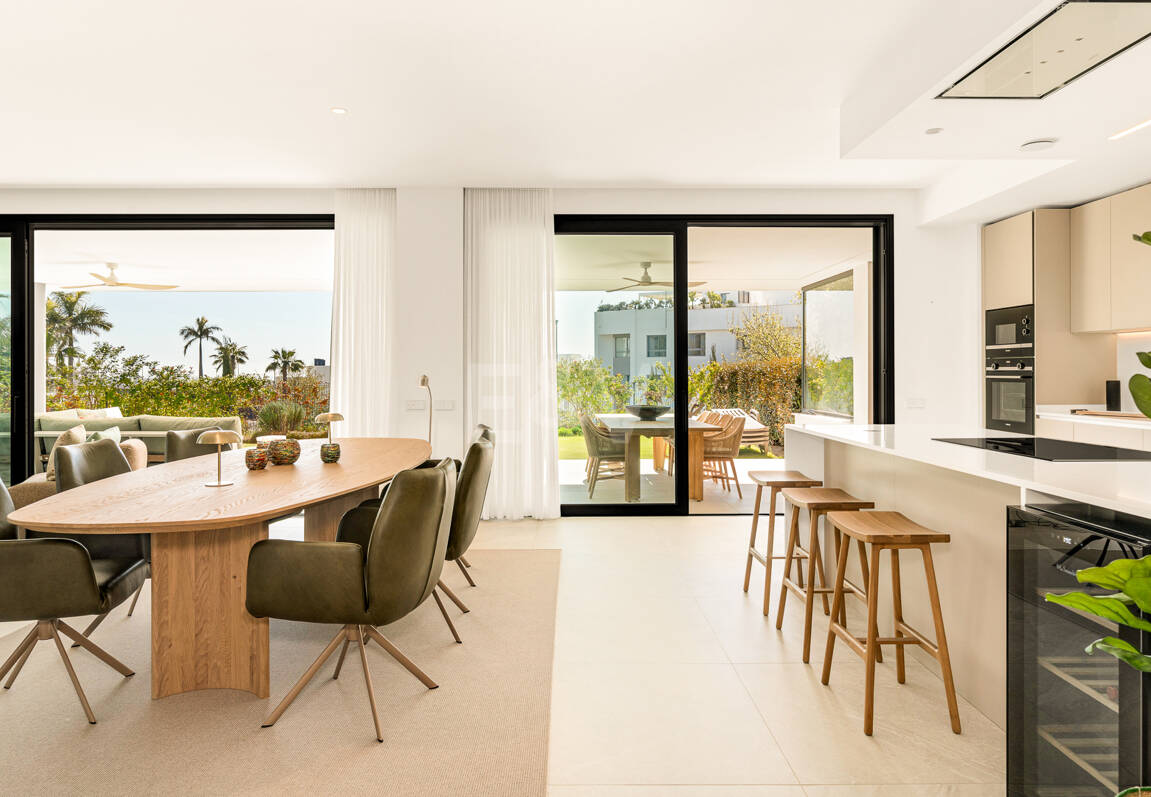 Elegancki apartament z ogrodem i prywatnym basenem w ekskluzywnym kompleksie wypoczynkowym