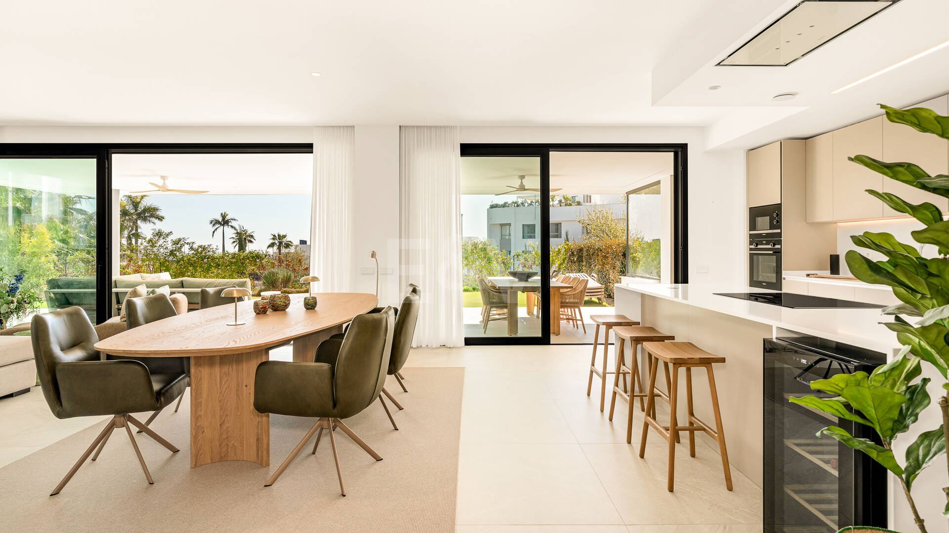 Elegancki apartament z ogrodem i prywatnym basenem w ekskluzywnym kompleksie wypoczynkowym