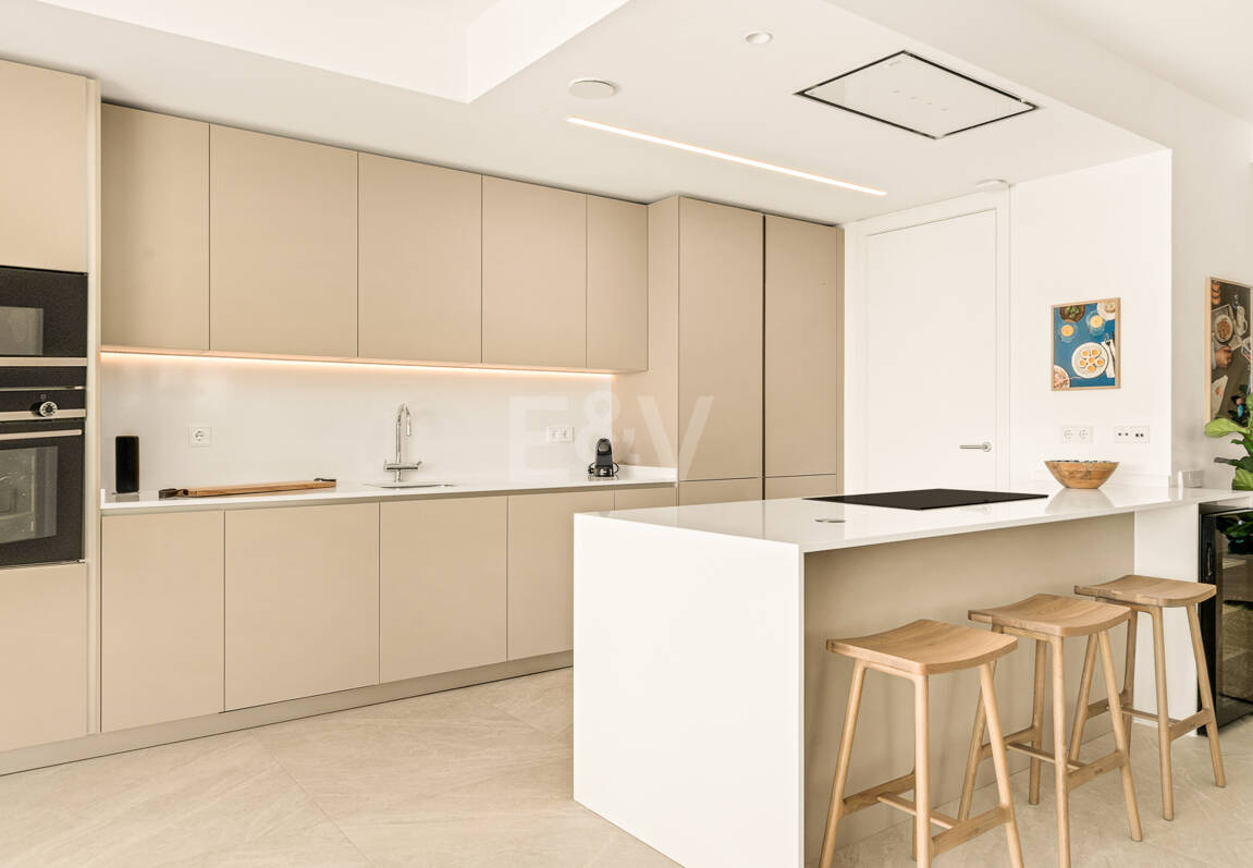 Elegancki apartament z ogrodem i prywatnym basenem w ekskluzywnym kompleksie wypoczynkowym