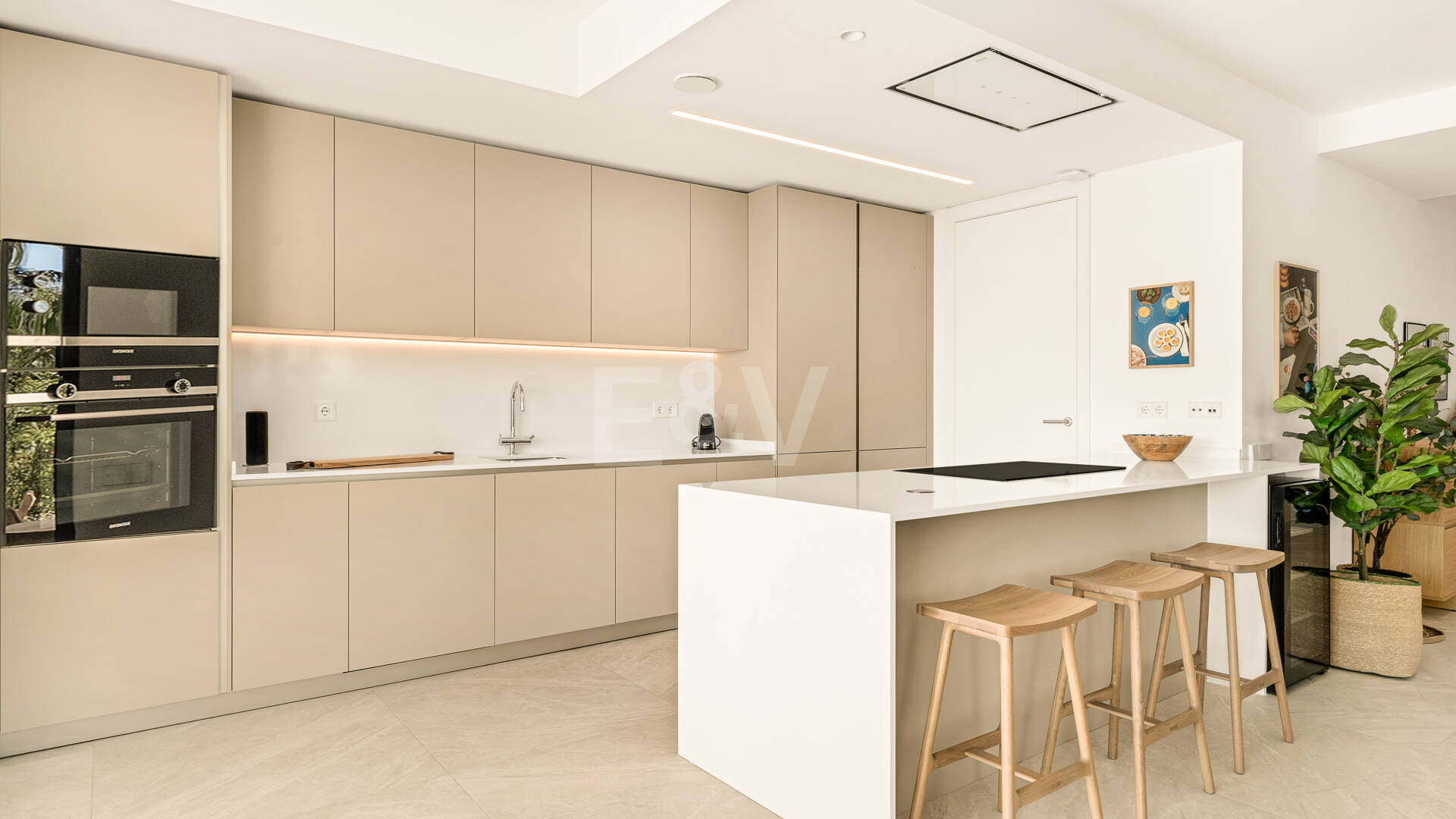 Elegancki apartament z ogrodem i prywatnym basenem w ekskluzywnym kompleksie wypoczynkowym