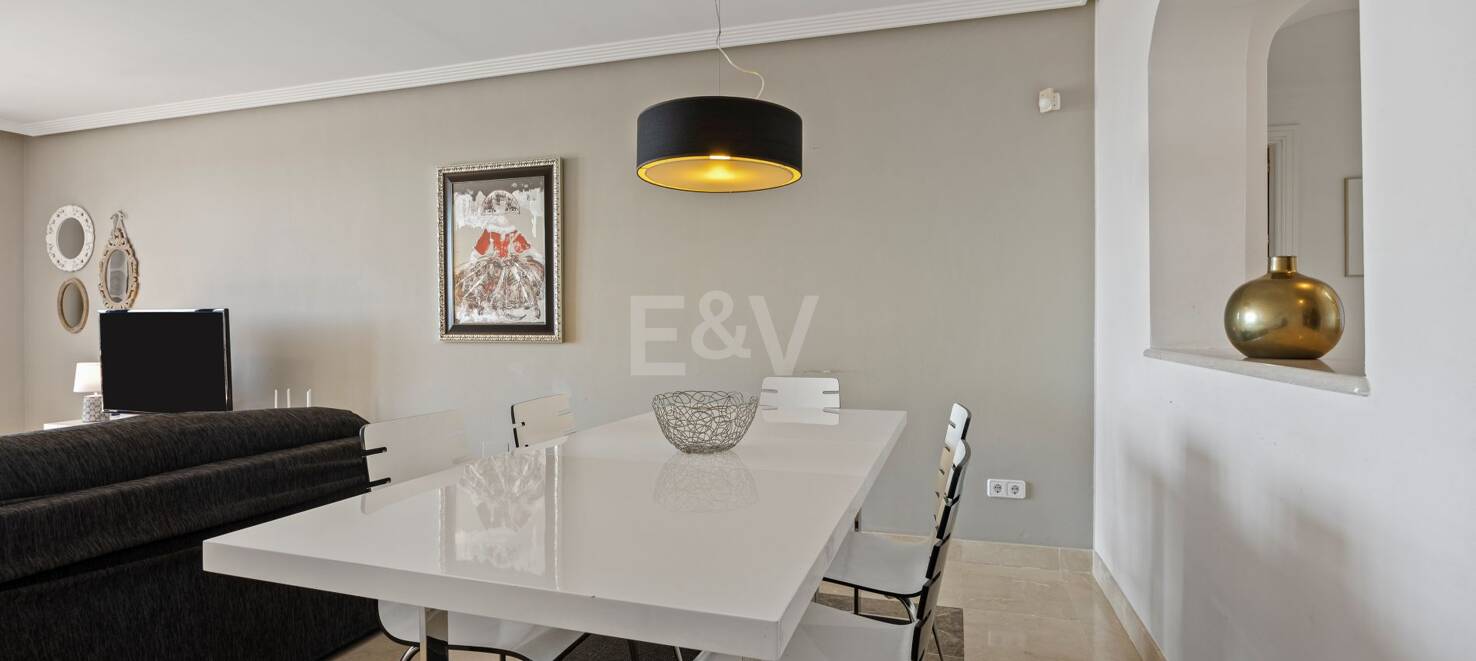Piękny apartament z pięknym widokiem na morze i Golf Community Access