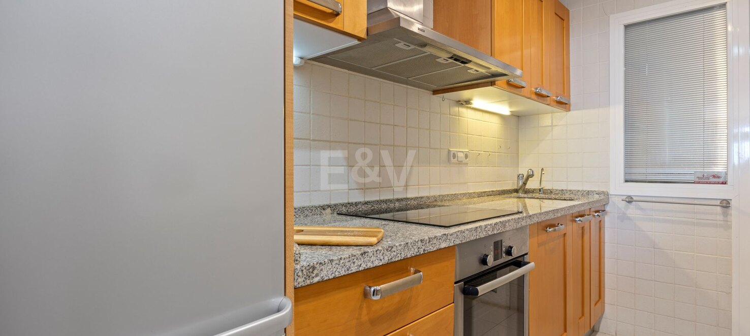 Lovely Apartment with Beautiful Sea Views and Golf Community Access