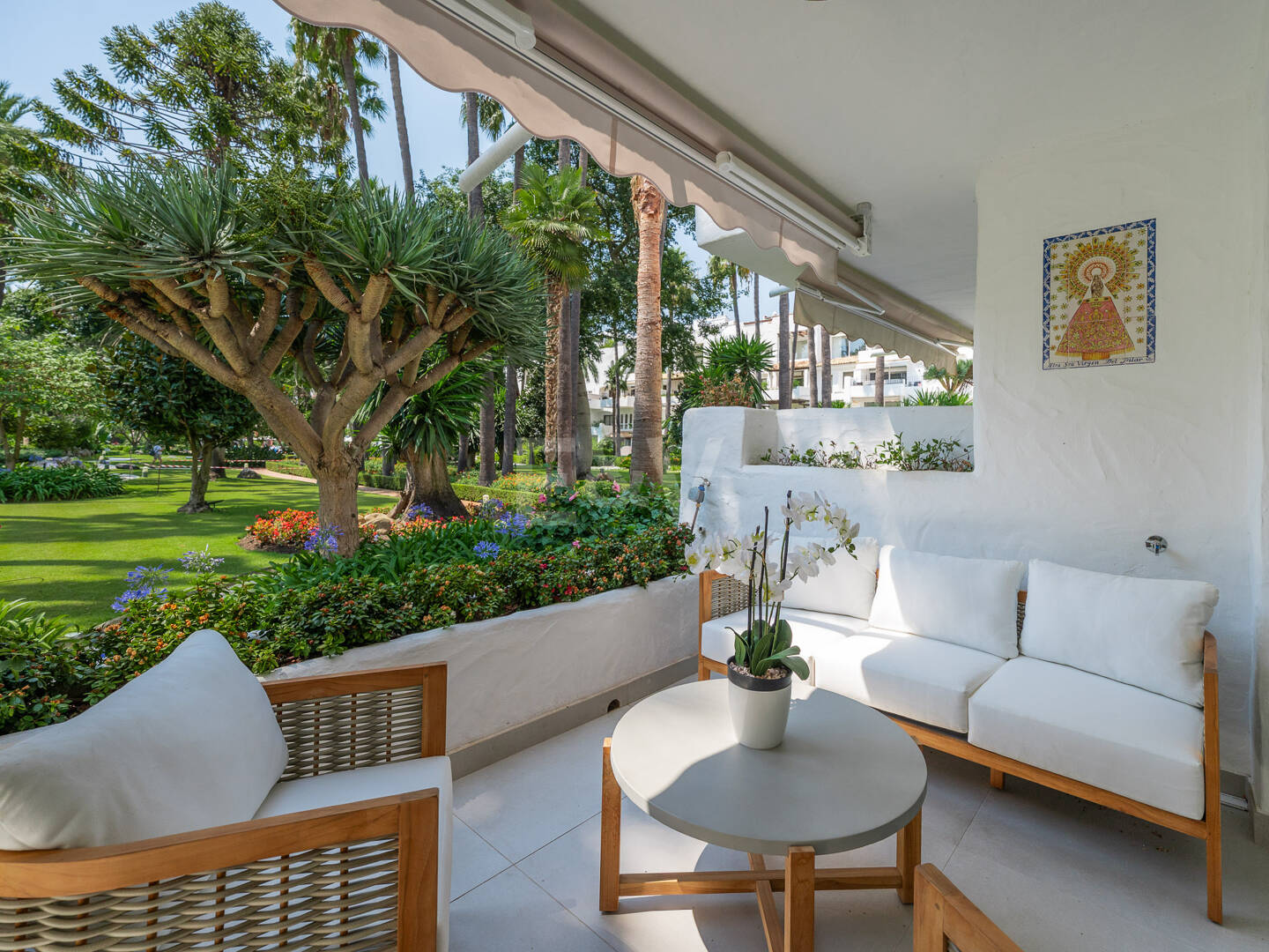 Exklusive Erdgeschosswohnung mit Resort-ähnlichen Annehmlichkeiten