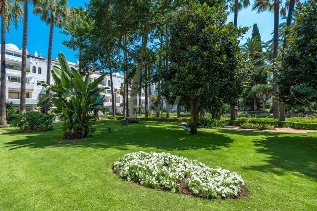 Exklusive Erdgeschosswohnung mit Resort-ähnlichen Annehmlichkeiten