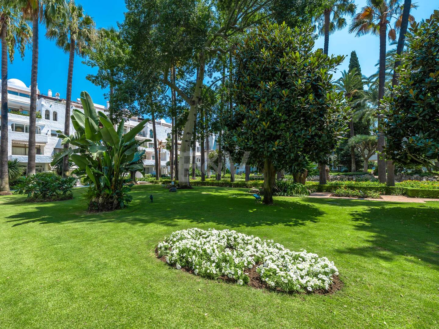 Apartamento exclusivo en planta baja con comodidades estilo resort