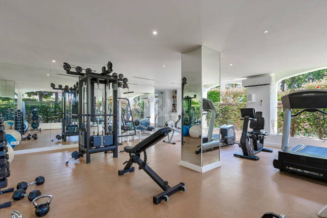 Exklusive Erdgeschosswohnung mit Resort-ähnlichen Annehmlichkeiten