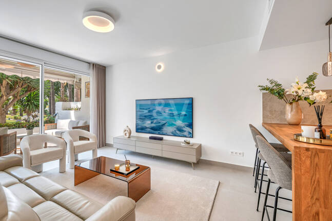 Exklusive Erdgeschosswohnung mit Resort-ähnlichen Annehmlichkeiten