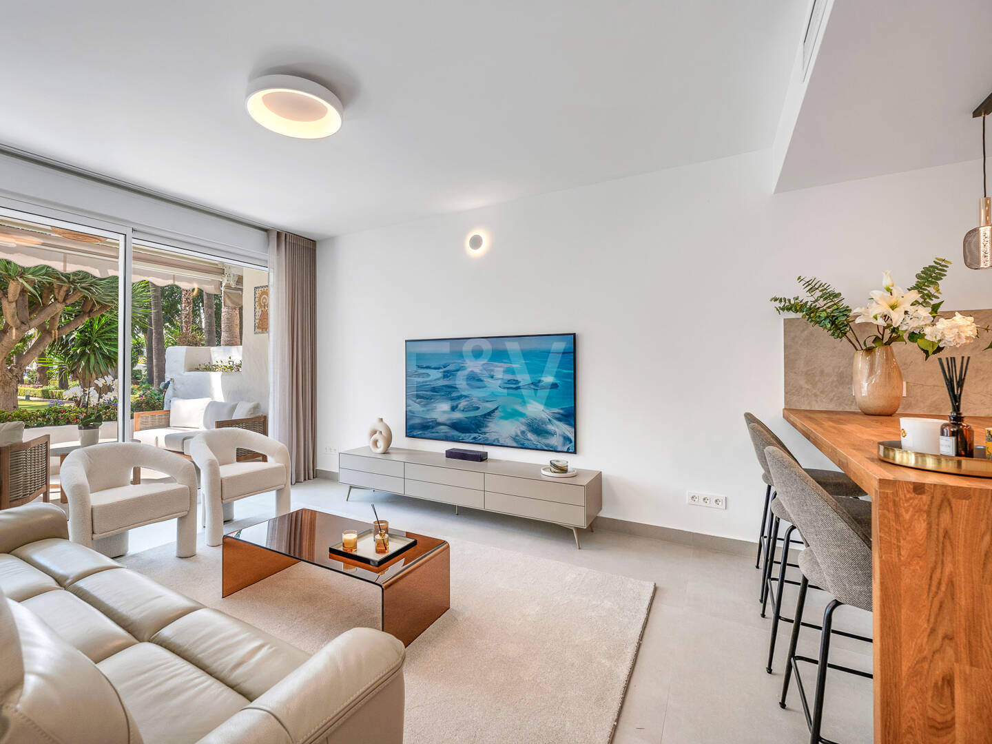 Exklusive Erdgeschosswohnung mit Resort-ähnlichen Annehmlichkeiten