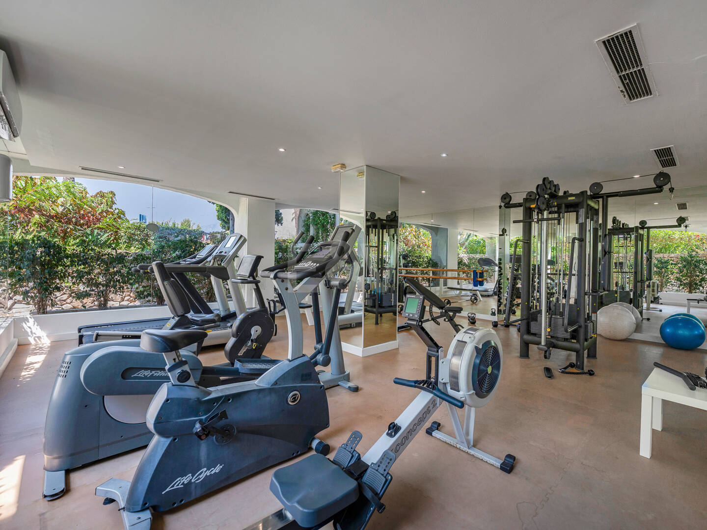 Apartamento exclusivo en planta baja con comodidades estilo resort