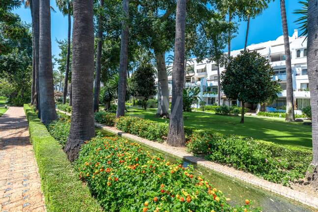 Exklusive Erdgeschosswohnung mit Resort-ähnlichen Annehmlichkeiten