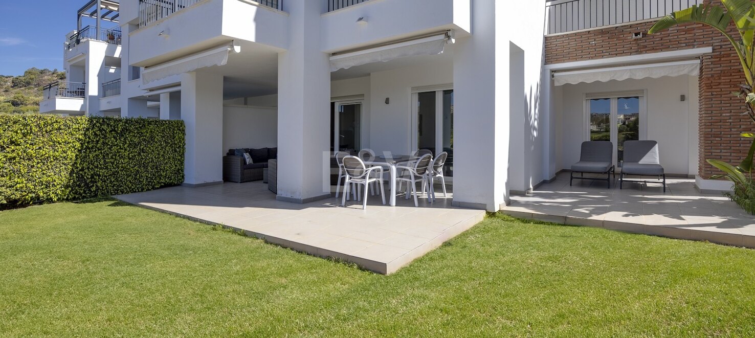 Przestronne Parter Apartament w pobliżu Golf Course z panoramą Widok