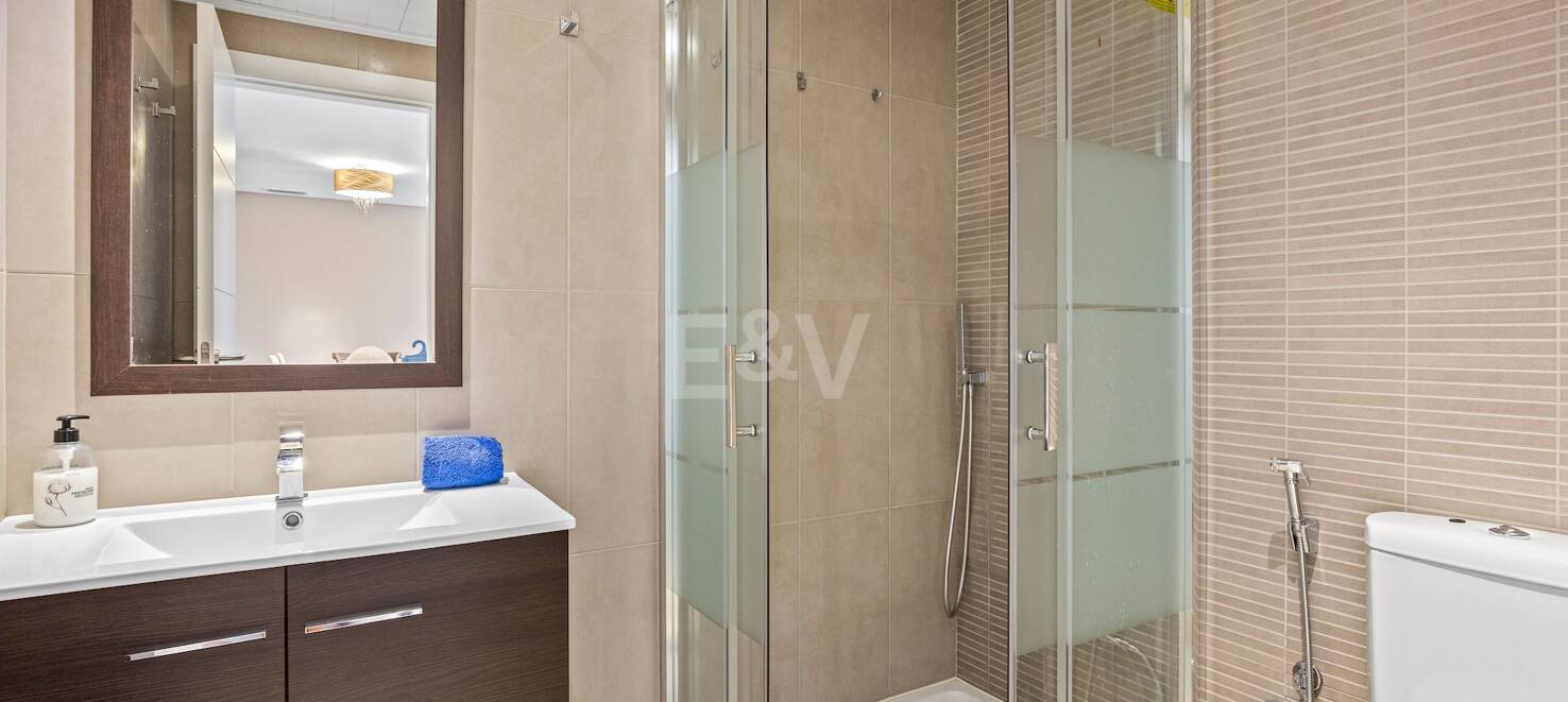 Przestronne Parter Apartament w pobliżu Golf Course z panoramą Widok