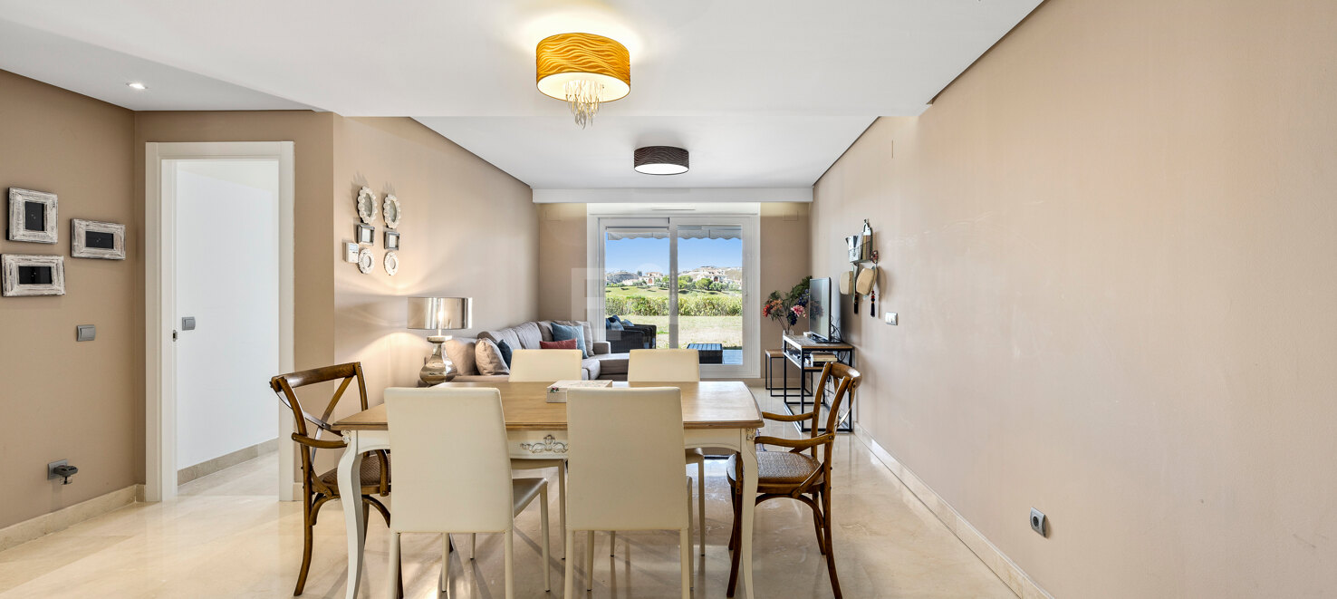 Spacious Ground Floor Apartment near Golf Course with Panoramic Mountain Views