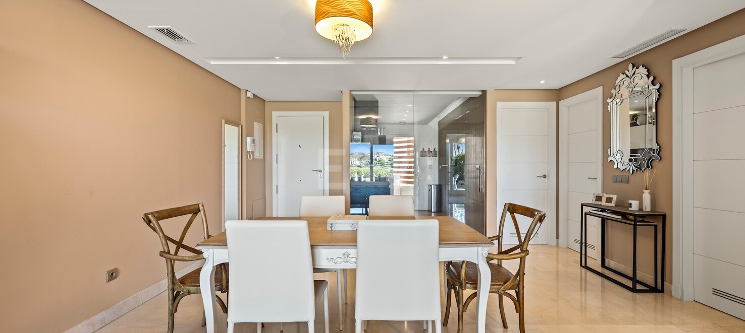 Spacious Ground Floor Apartment near Golf Course with Panoramic Mountain Views