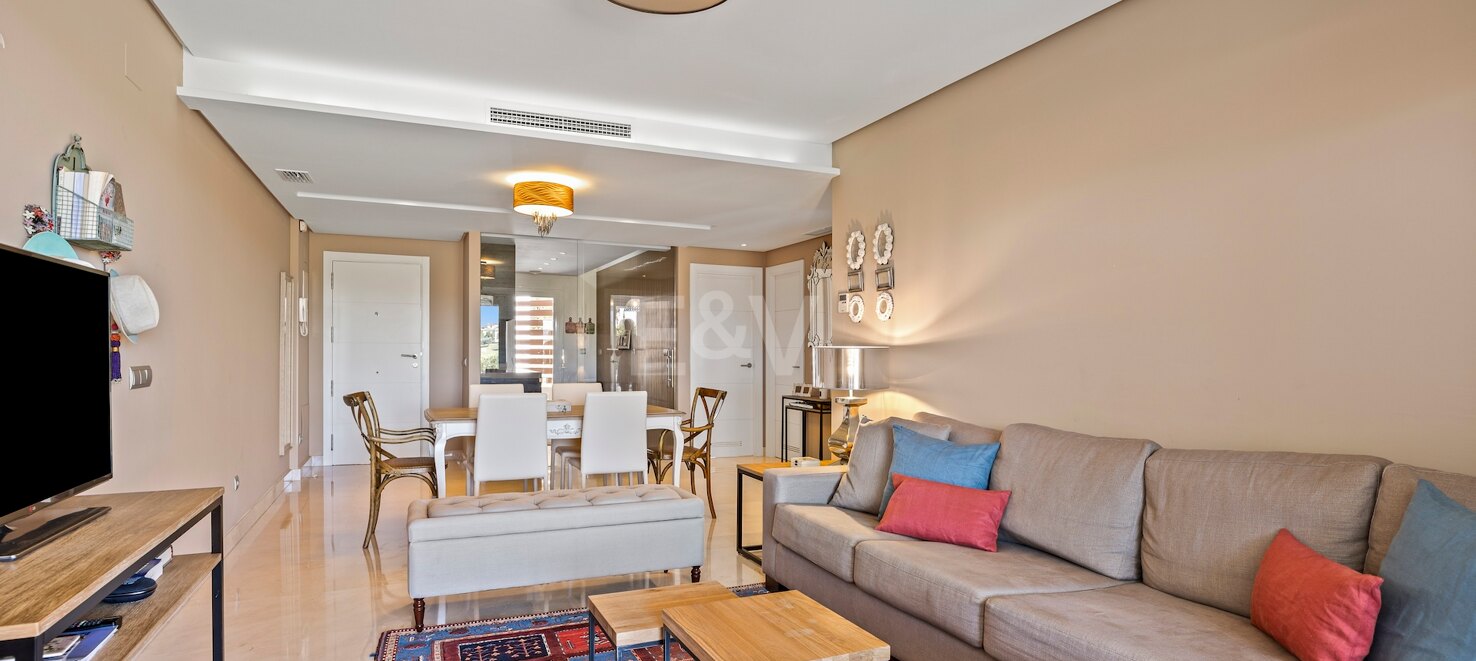 Spacious Ground Floor Apartment near Golf Course with Panoramic Mountain Views