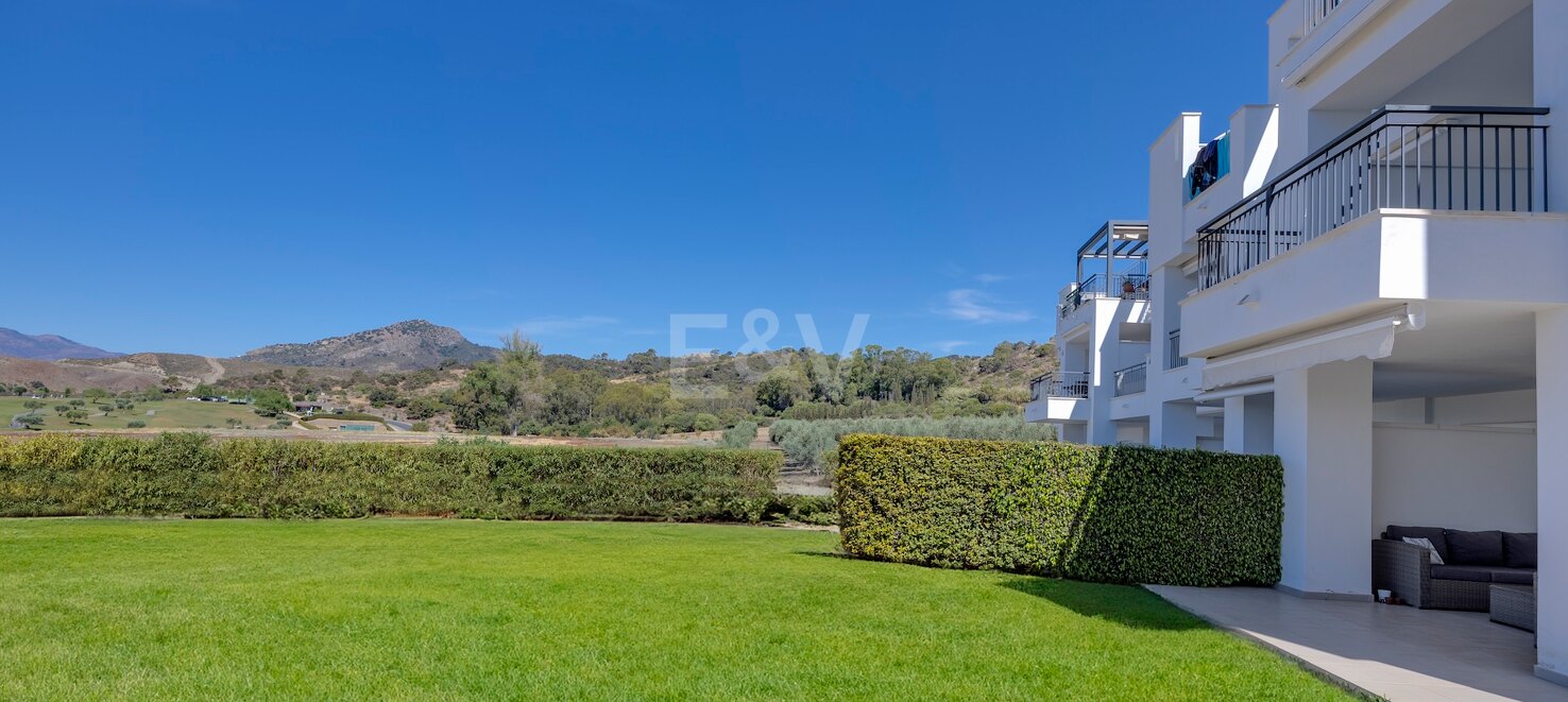 Spacious Ground Floor Apartment near Golf Course with Panoramic Mountain Views