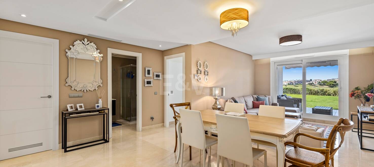 Przestronne Parter Apartament w pobliżu Golf Course z panoramą Widok