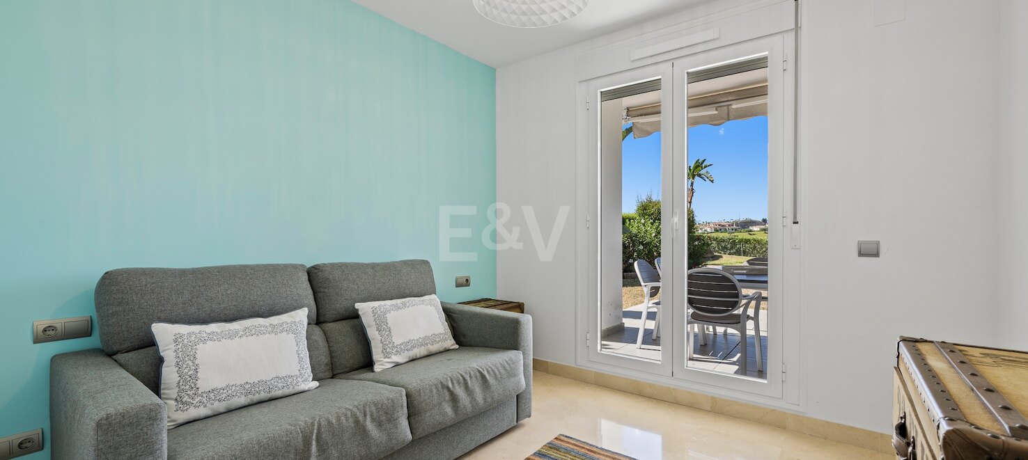 Spacious Ground Floor Apartment near Golf Course with Panoramic Mountain Views
