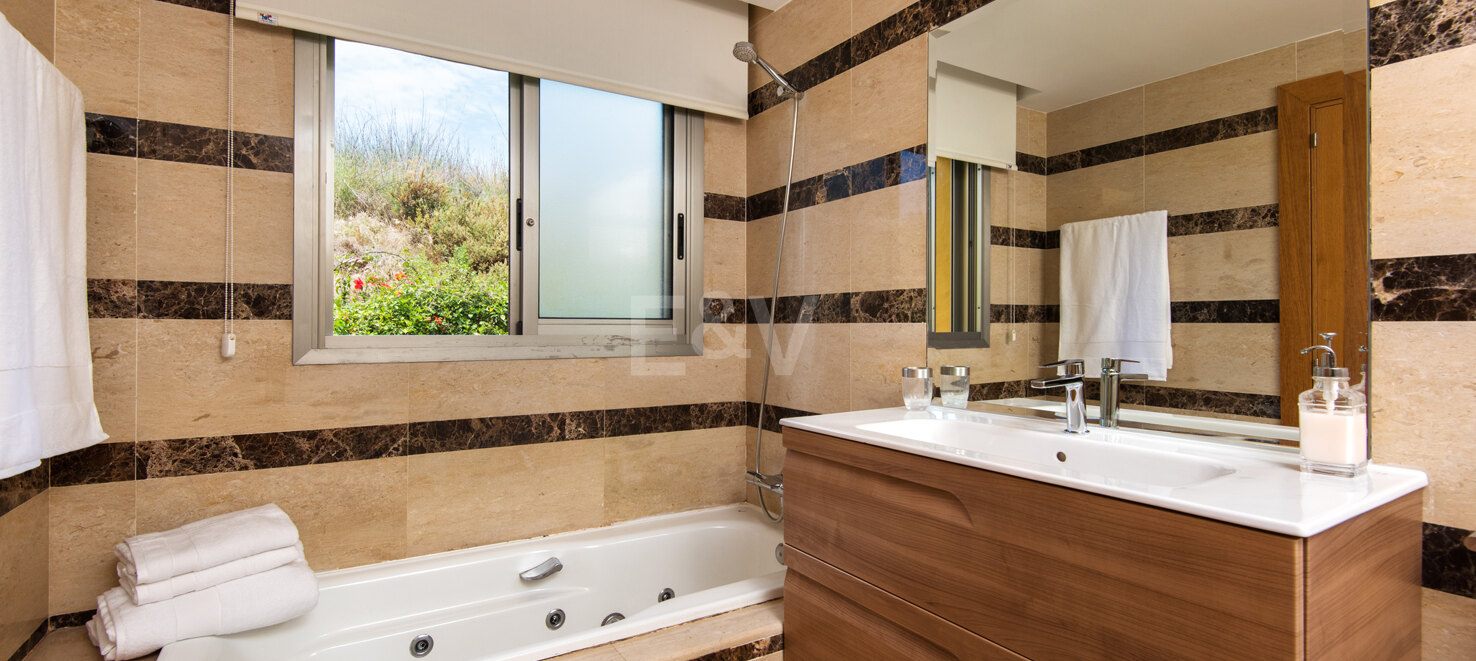 Charmantes Reihenhaus in La Meridiana – Stil und Komfort an der Goldenen Meile
