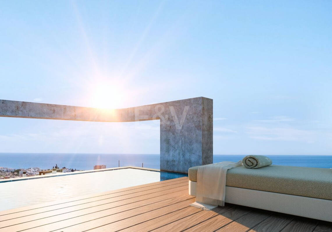 Apartamento Dúplex Jardín en Comunidad Cerrada de Lujo con Amenidades de 5 Estrellas en Elviria