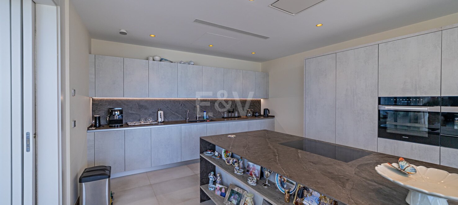 Villa à vendre en Puerto del Almendro, Benahavis