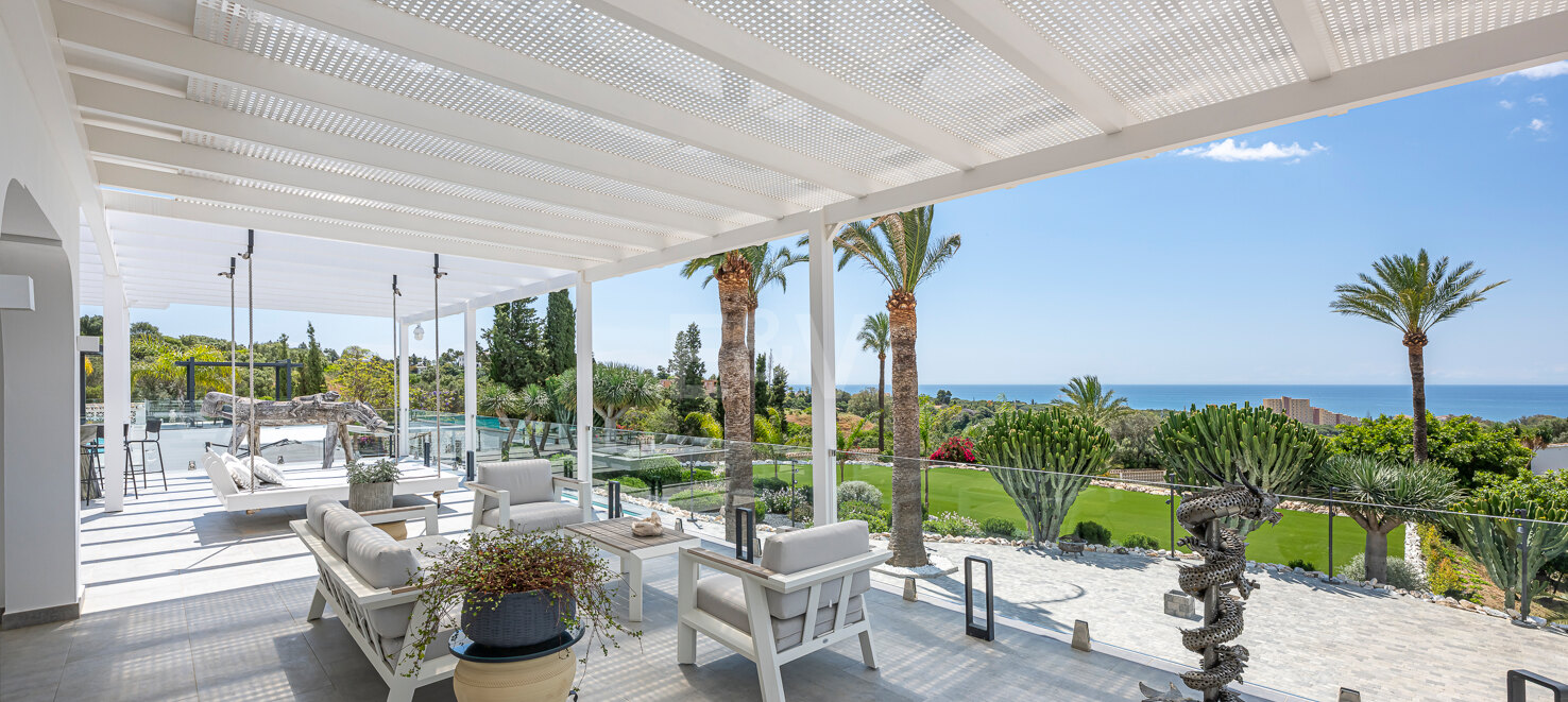 Exquisite Luxury Villa: Mediterranean Style and Natural Beauty