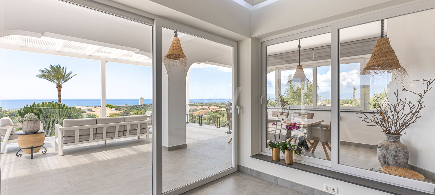 Exquisite Luxury Villa: Mediterranean Style and Natural Beauty