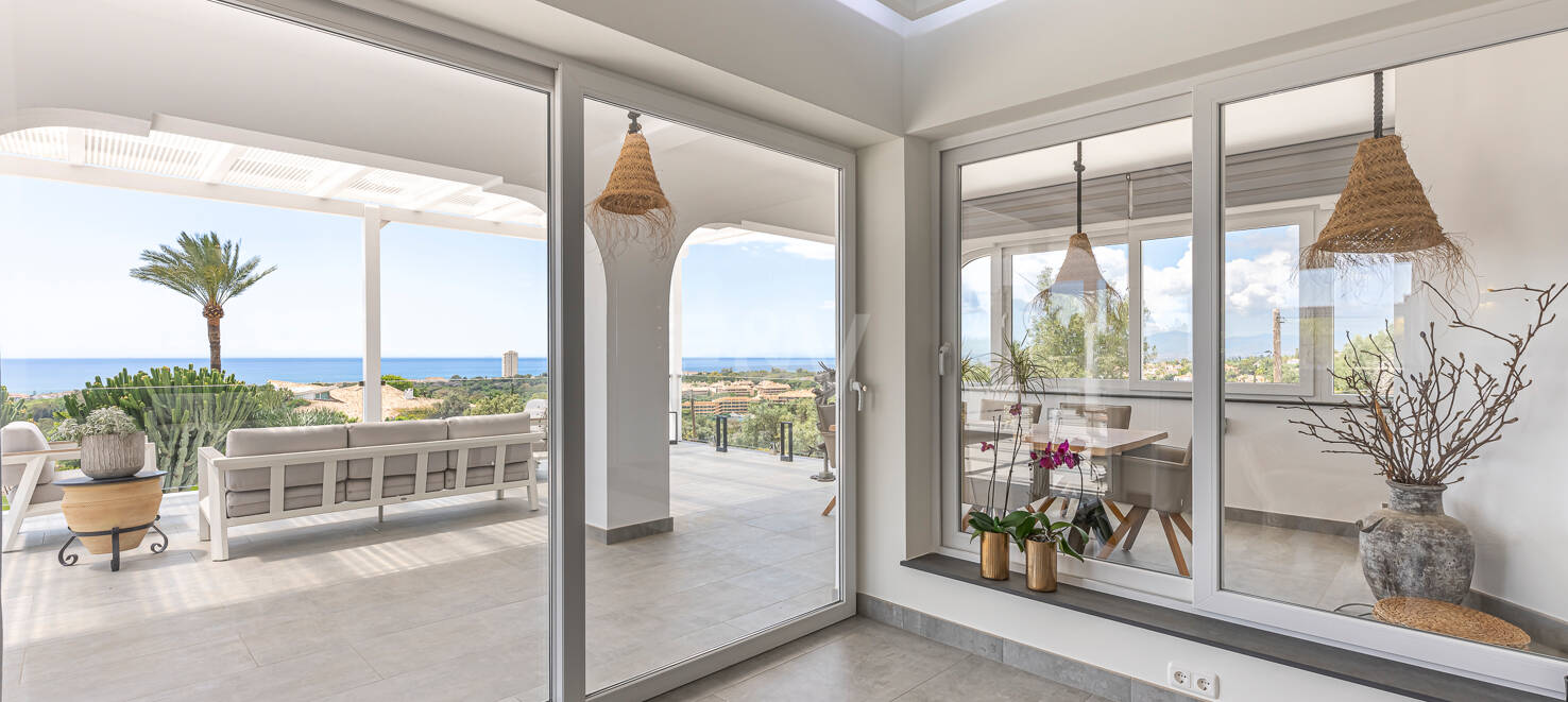 Impressive modern villa on a large plot of over 5000 M2