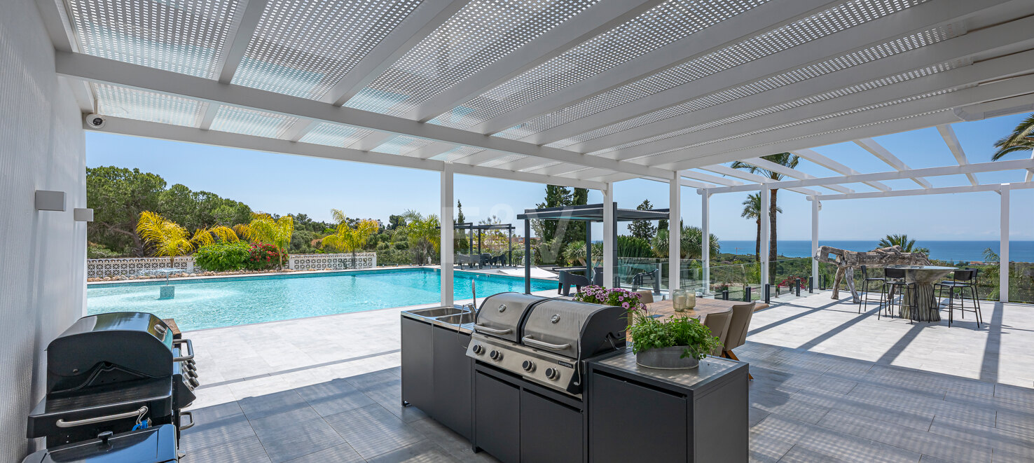 Exquisite Luxury Villa: Mediterranean Style and Natural Beauty