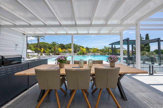 Impressive modern villa on a large plot of over 5000 M2