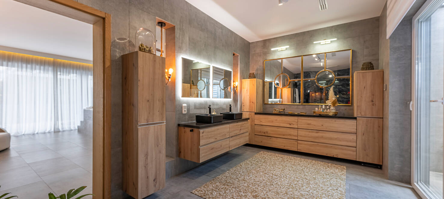 Impressive modern villa on a large plot of over 5000 M2