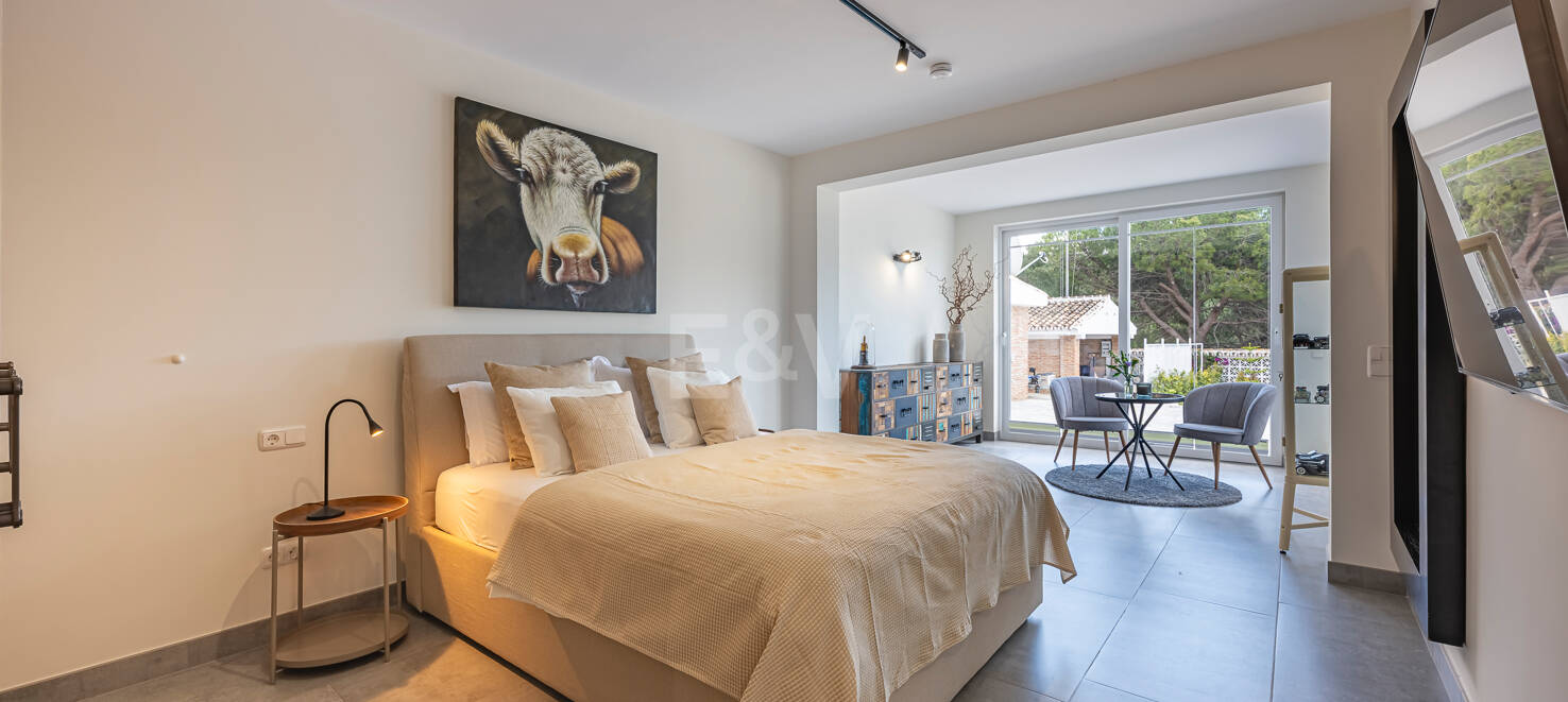 Impressive modern villa on a large plot of over 5000 M2