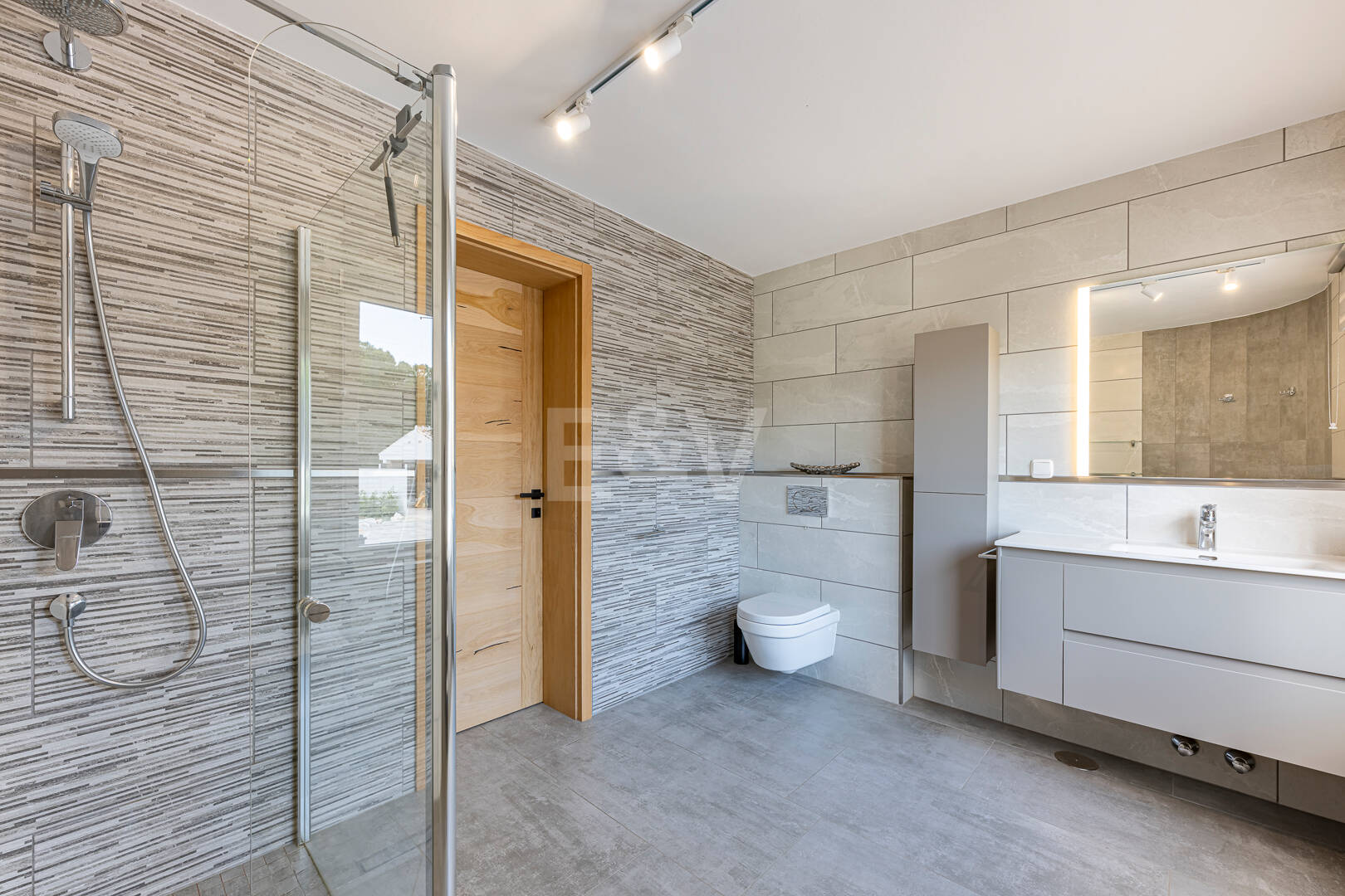 Imponerande modern villa på en stor tomt på över 5000 M2