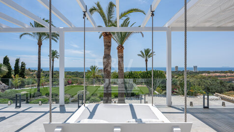 Impressive modern villa on a large plot of over 5000 M2
