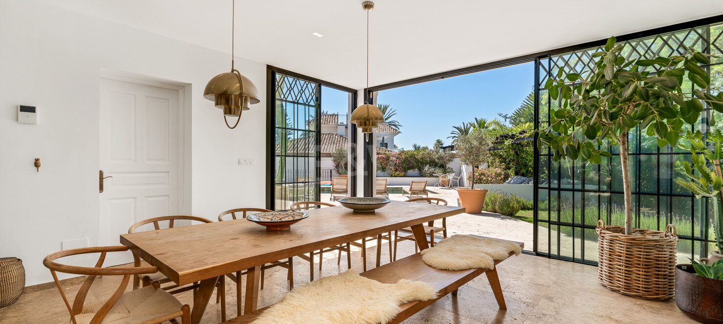 Boho Style Andalusian Villa steg till stranden i Marbesa