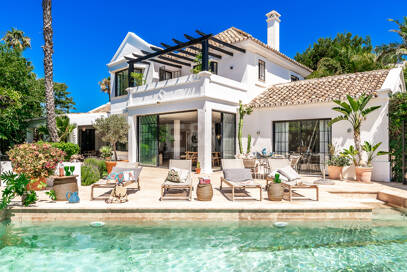 Andalous Villa à quelques pas de la plage de Marbesa