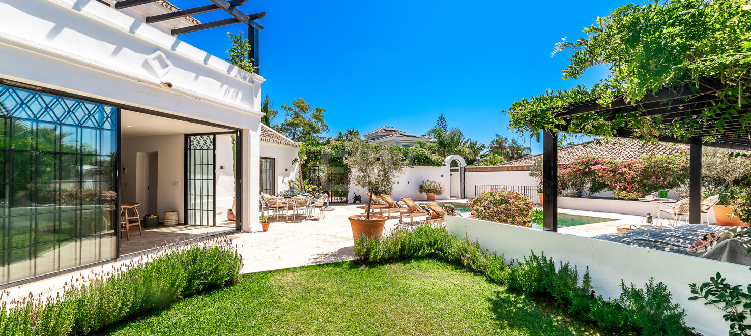 Boho Style Andalusian Villa steg till stranden i Marbesa
