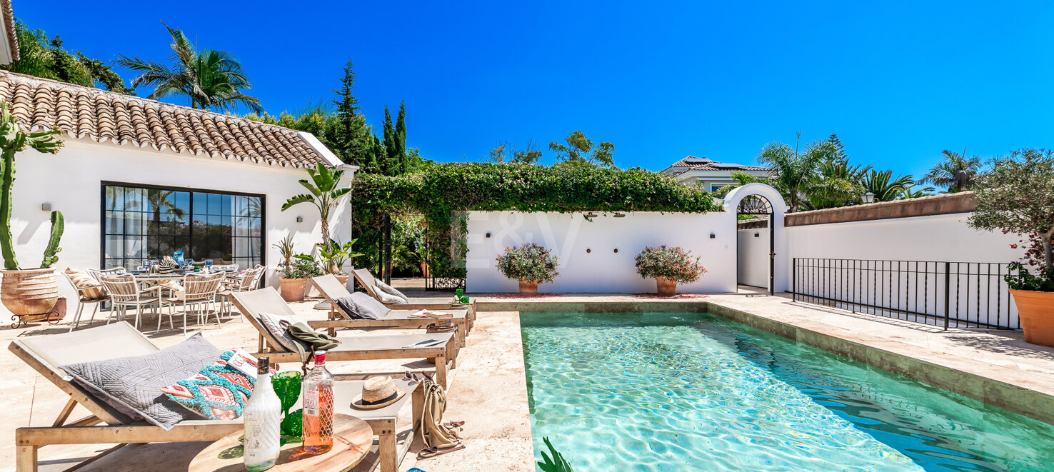 Boho Style Andalusian Villa steg till stranden i Marbesa