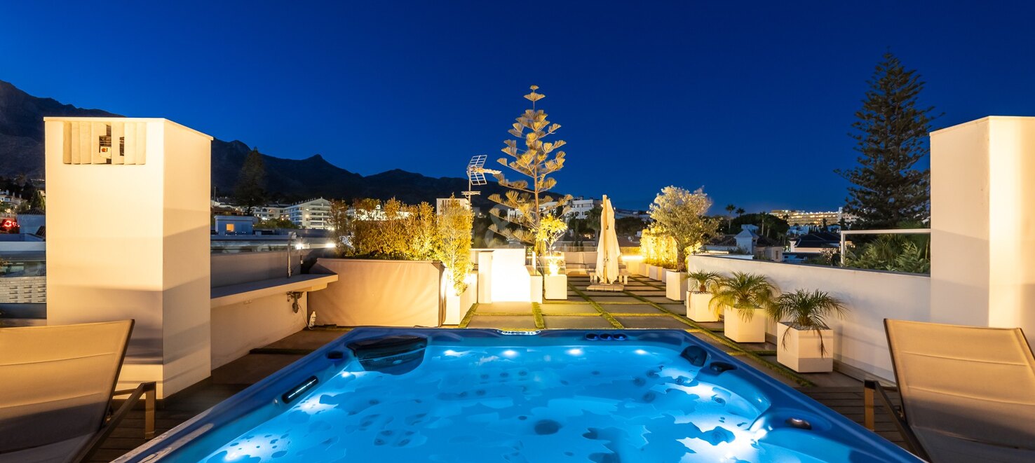 Maison contemporaine luxueuse et écologique à Casablanca, Marbella à partir de 21 000€/semaine