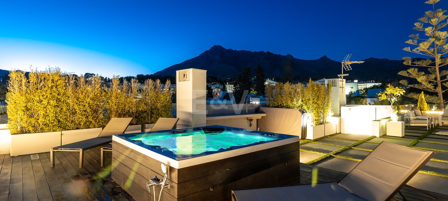 Maison contemporaine luxueuse et écologique à Casablanca, Marbella à partir de 21 000€/semaine