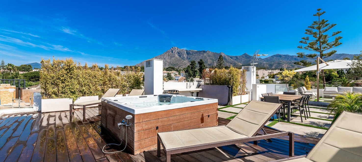 Maison contemporaine luxueuse et écologique à Casablanca, Marbella à partir de 21 000€/semaine