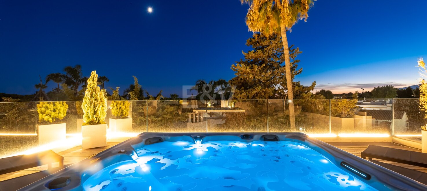 Maison contemporaine luxueuse et écologique à Casablanca, Marbella à partir de 21 000€/semaine