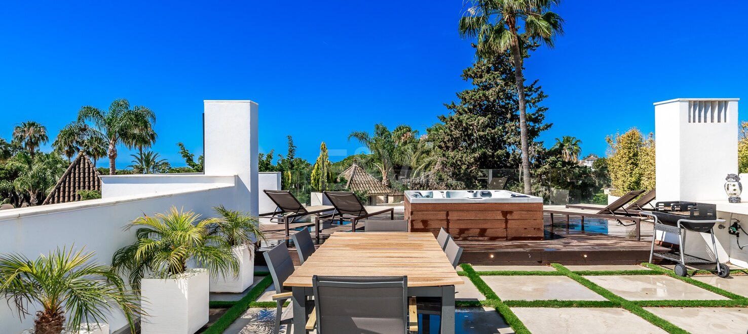 Maison contemporaine luxueuse et écologique à Casablanca, Marbella à partir de 21 000€/semaine