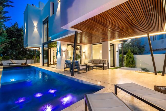 Luxurious and eco-friendly contemporary house in Casablanca, Marbella from 21,000€/week