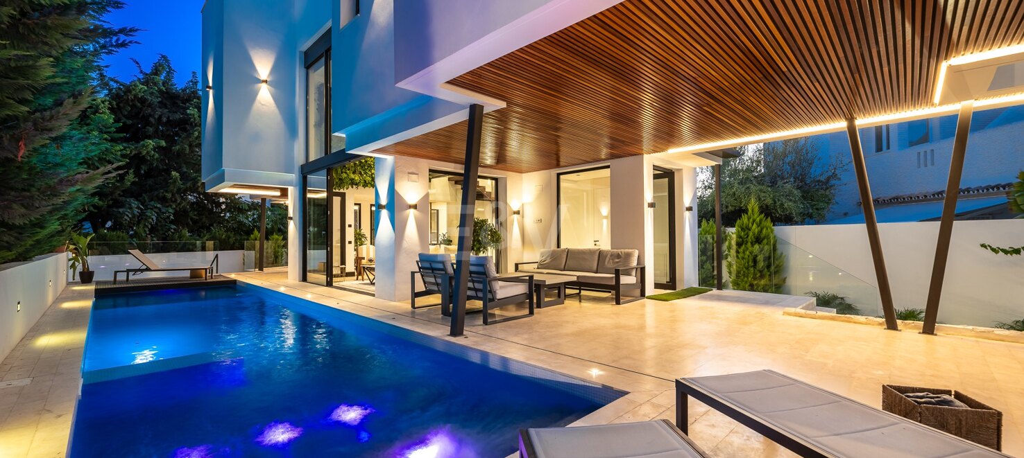 Maison contemporaine luxueuse et écologique à Casablanca, Marbella à partir de 21 000€/semaine